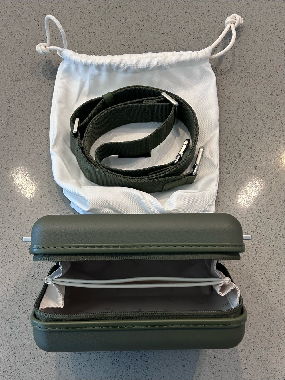 Away Olive Hard-Shell Ribbed Tablet Case - Picture 3 of 3
